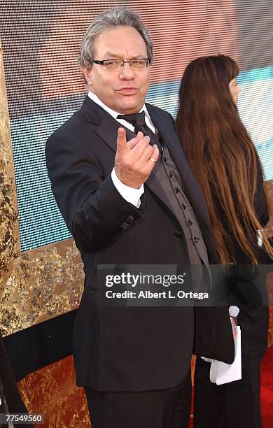 Comic Lewis Black arrives at the 59th Annual Primetime Emmy Awards at the Shrine Auditorium on September 16, 2007 in Los Angeles, California.