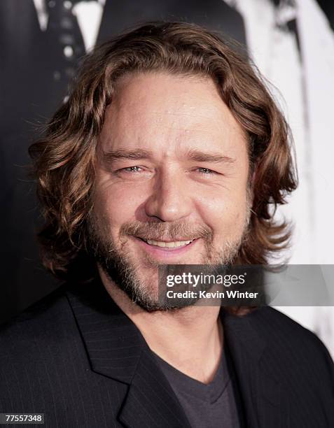 Actor Russell Crowe arrives at an industry screening of Universal Picture's and Imagine Entertainment's "American Gangster" at the ArcLight Cinemas...