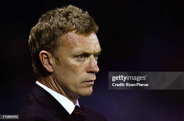 David Moyes, manager of Everton, looks on before the Carling Cup Fourth Round match between Luton Town and Everton at Kenilworth Road on October 31,...