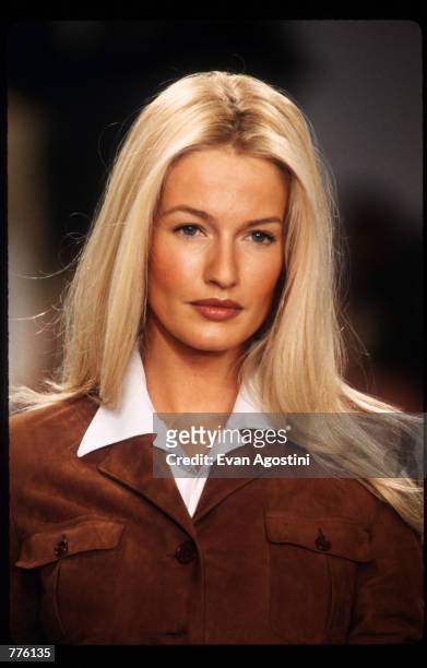 Karen Mulder models clothing from the Ralph Lauren Spring 97 collection at the 7ht on Sixth Fashion Show October 30, 1996 in New York City. Ralph...