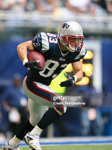 Wide receiver Wes Welker of the New England Patriots runs down field in a game against the Dallas Cowboys at Texas Stadium on October 14, 2007 in...