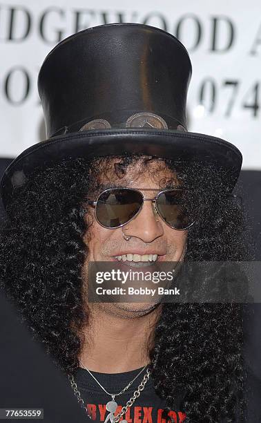 Slash 2007 Slash Book Signing Photos and Premium High Res Pictures - Getty Images