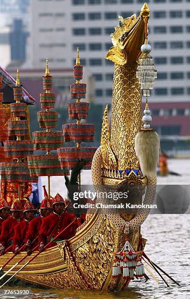 Member of the Thai Navy row the "Suphannahongsa" barge along the Chao Phraya river during the royal celebration rehearsal on November 2, 2007 in...