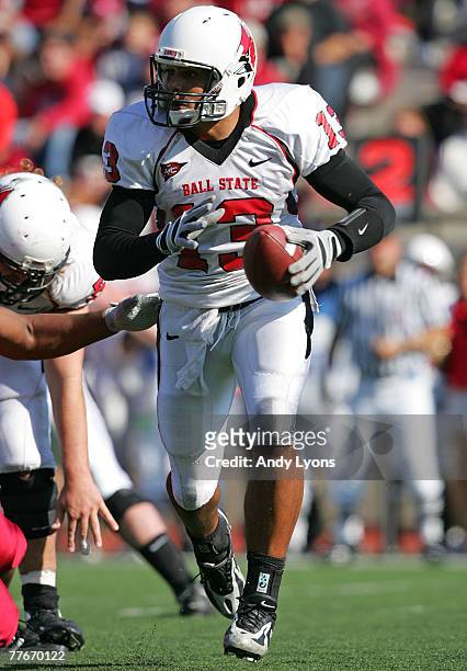 Nate Davis of the Ball State Cardinals runs with the ball against the Indiana Hoosiers during the game at Memorial Stadium November 3, 2007 in...