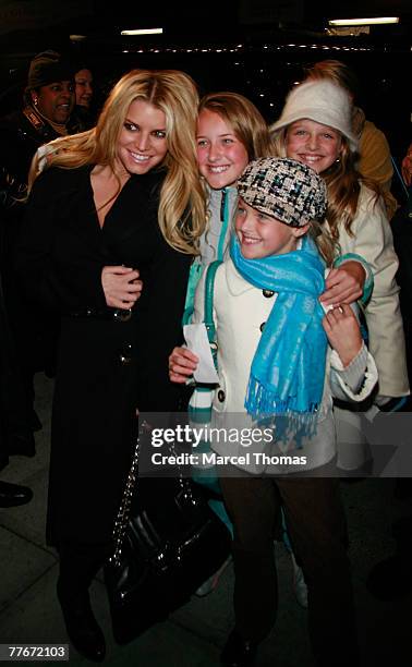 Singer /actress Jessica Simpson sighting, posing for photos with fans as she leaves her hotel on her way to dinner at the Waverly Inn Resturant on...