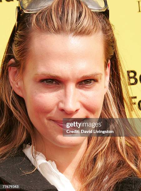 Actress Molly Sims attends P.S. ARTS 10th annual 'Express Yourself' event at Barker Hanger November 4, 2007 in Santa Monica, California.