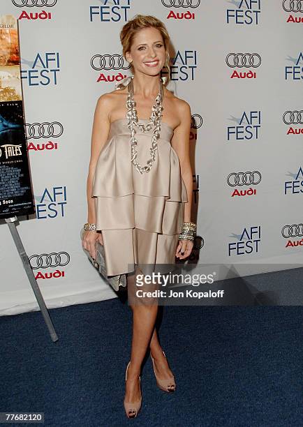 Actress Sarah Michelle Gellar arrives at the Los Angeles premiere of "Southland Tales" presented by AFI FEST 2007 at the ArcLight Theater on November...