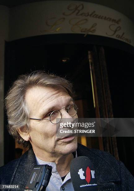 French writer Daniel Pennac, speaks to the press, 05 November 2007 in Paris after he received the 2007 French literature prize Prix Renaudot....