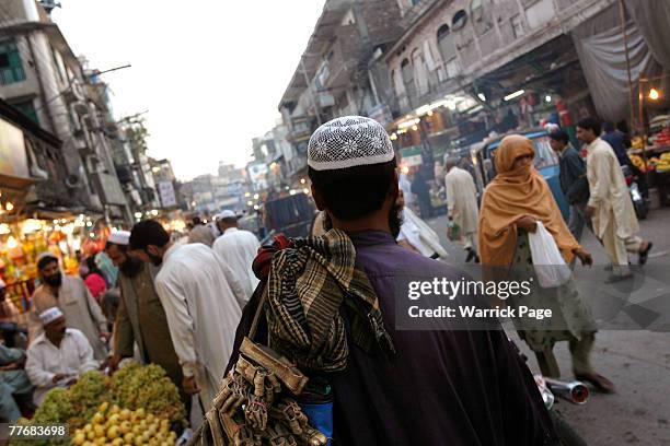 Pakistan Raja Rind 107 Raja Bazaar Stock Photos, High-Res Pictures, and Images - Getty Images