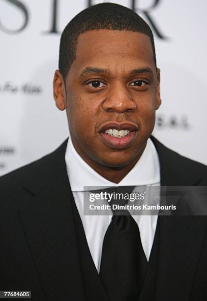 Jay-Z arrives at the "American Gangster" New York City Premiere at The Apollo Theater on October 19, 2007 in New York City