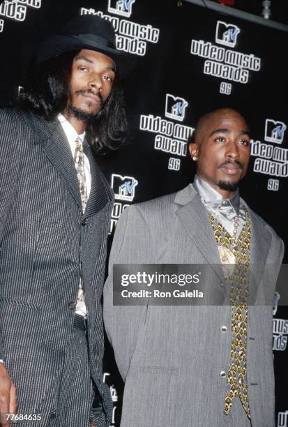 Snoop Dogg and Tupac Shakur