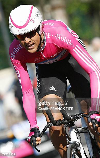 File photo taken 11 March 2007 shows Germany's Patrick Sinkewitz riding during the opening 4.7km prologue of the 65th edition of the Paris-Nice...