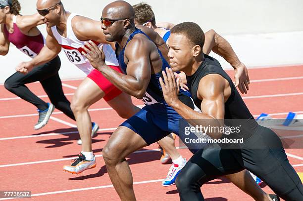 race - damen leichtathletikdisziplin stock-fotos und bilder