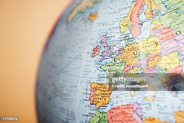 europe on a globe - globus europa stock-fotos und bilder