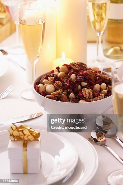 place  setting at christmas - dried fruit foto e immagini stock