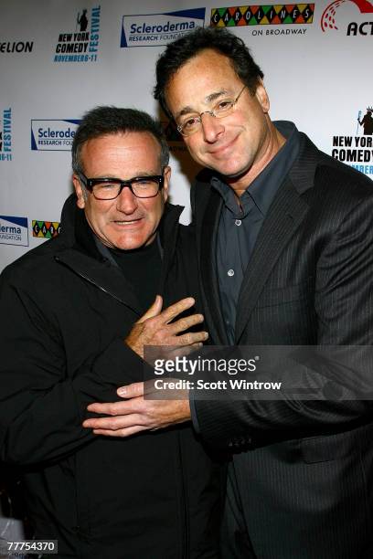 Comedian/actors Robin Williams and Bob Saget attend "Cool Comedy - Hot Cuisine" presented by the New York Comedy Festival at Carolines on Broadway on...