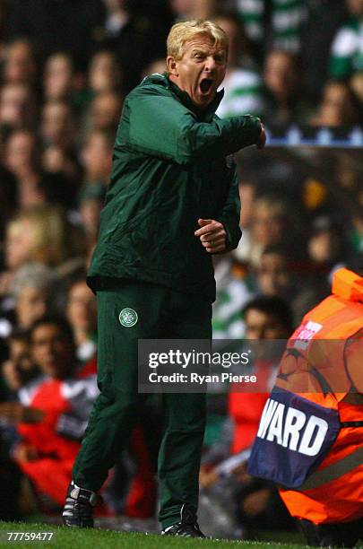 Gordon Strachan, manager of Celtic,shouts at his players during the UEFA Champions League Group D match between Celtic and Benfica at Celtic Park on...