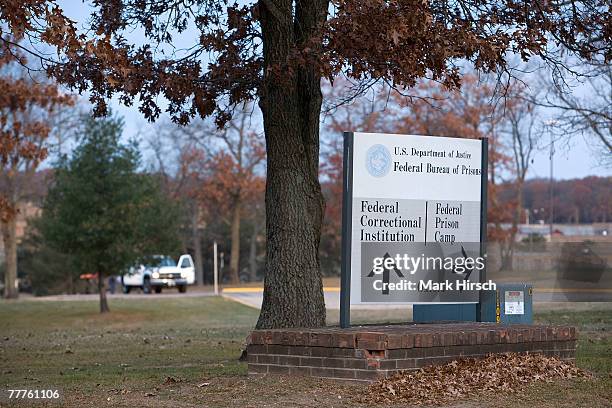 Signs mark the entrance to the federal correctional center where former Illinois Gov. George Ryan will be reporting on November 7, 2007 in Oxford,...