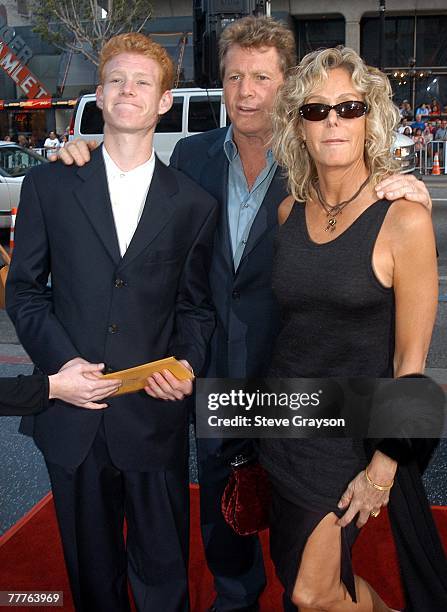 Ryan O'Neal , son Redmond and Farrah Fawcett