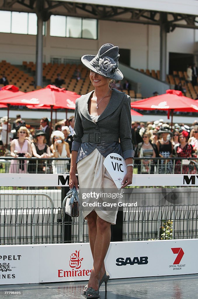 Crown Oaks Day - Myer Fashions On The Field