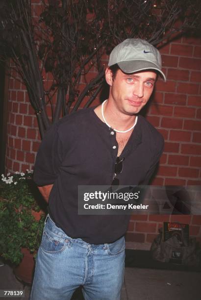 Actor Jason Priestley poses for the photographer outside Mr. Chows restaurant August 29, 2000 in Beverly Hills, CA.