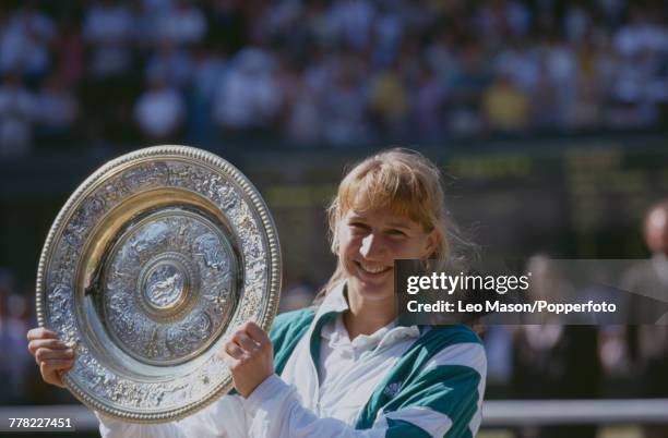 Steffi Graf Wins 1991 Wimbledon Championships Steffi Graf Wins 1991 Wimbledon Championships