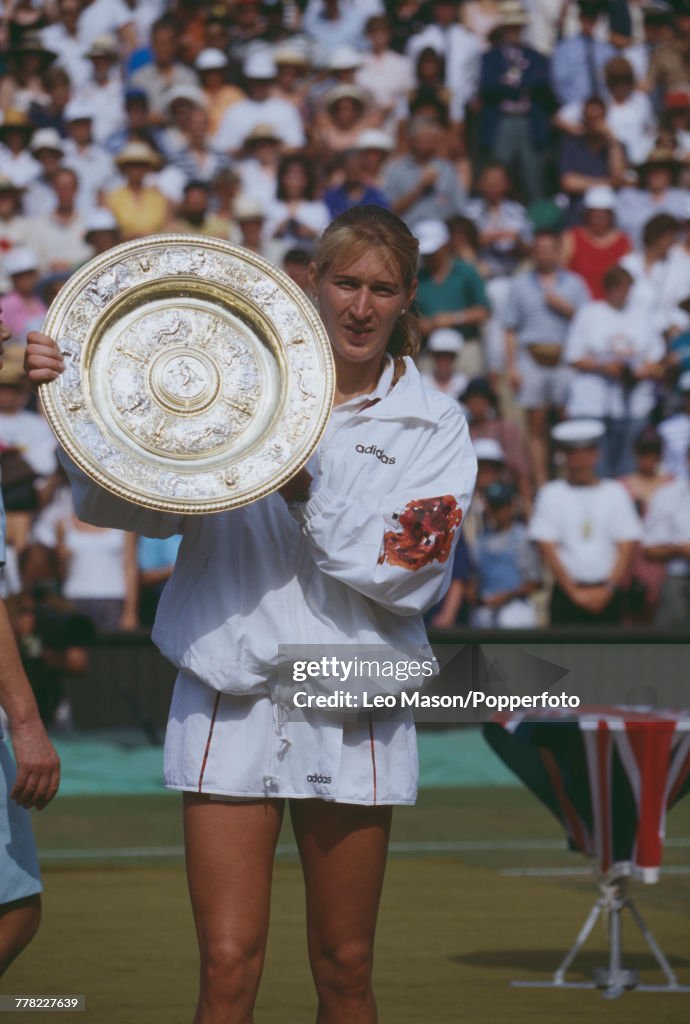 German Tennis Player Steffi Graf Holds The Venus Rosewater Dish News german-tennis-player-steffi-graf-holds-the-venus-rosewater-dish-news