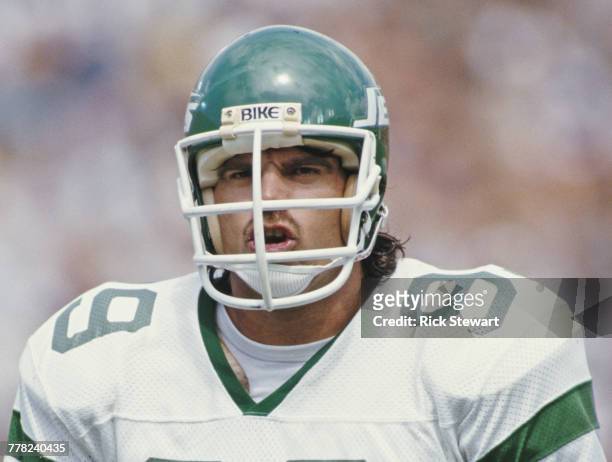 Mark Gastineau, Defensive End for the New York Jets during the American Football Conference West game against the Los Angeles Raiders on 8 September...