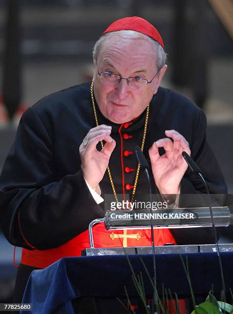 Cologne's Cardinal Joachim Meisner gives a speech during a commemoration service 09 November 2007 at the synagogue in Cologne, western Germany. The...