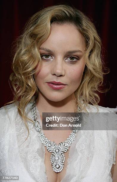 Abbie Cornish attends the Sydney premiere for "Elizabeth: The Golden Age" at the Hayden Orpheum Cremorne on November 3, 2007 in Sydney, Australia.