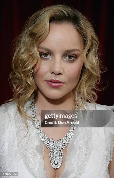 Abbie Cornish attends the Sydney premiere for "Elizabeth: The Golden Age" at the Hayden Orpheum Cremorne on November 3, 2007 in Sydney, Australia.