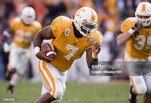 Jerod Mayo of the Tennessee Volunteers runs with the ball against the Arkansas Razorbacks at Neyland Stadium on November 10, 2007 in Knoxville,...