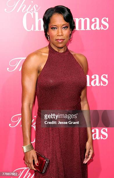 Actress Regina King arrives at the "This Christmas" world premiere at the Cinerama Dome on November 12, 2007 in Hollywood, California.