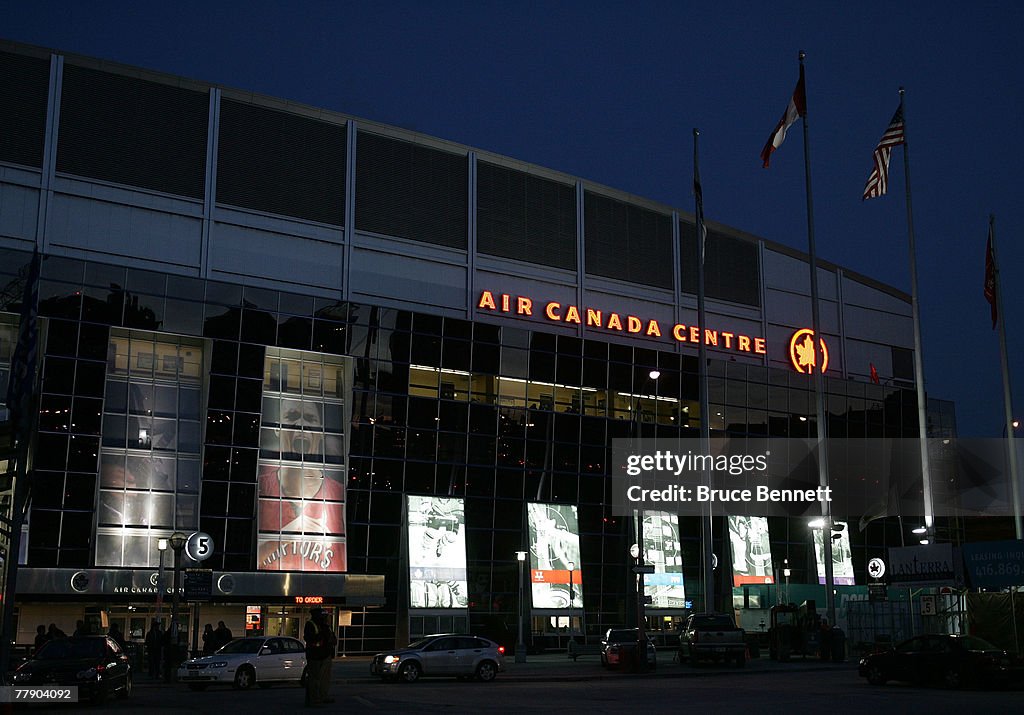 Montreal Canadiens v Toronto Maple Leafs