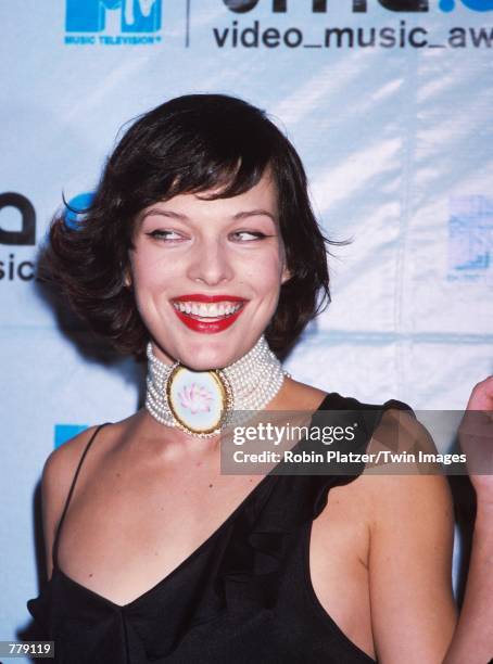 Model/Actress Milla Jovovich attends the MTV Video Music Awards held at the Radio City Music Hall September 7, 2000 in New York City.