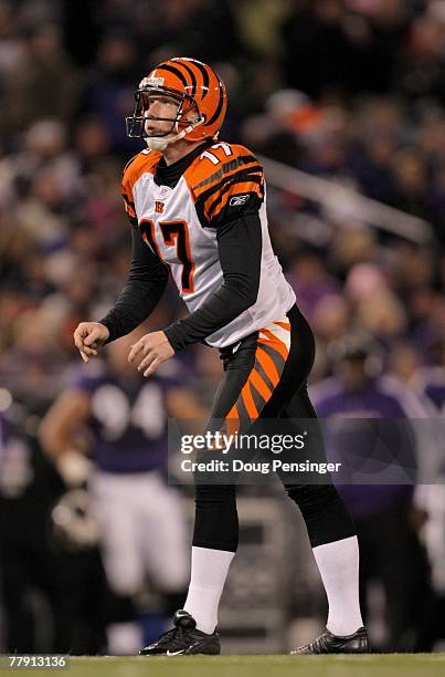 Place kicker Shayne Graham of the Cincinnati Bengals lines up a field goal against the Baltimore Ravens at M&T Bank Staduim on November 11, 2007 in...