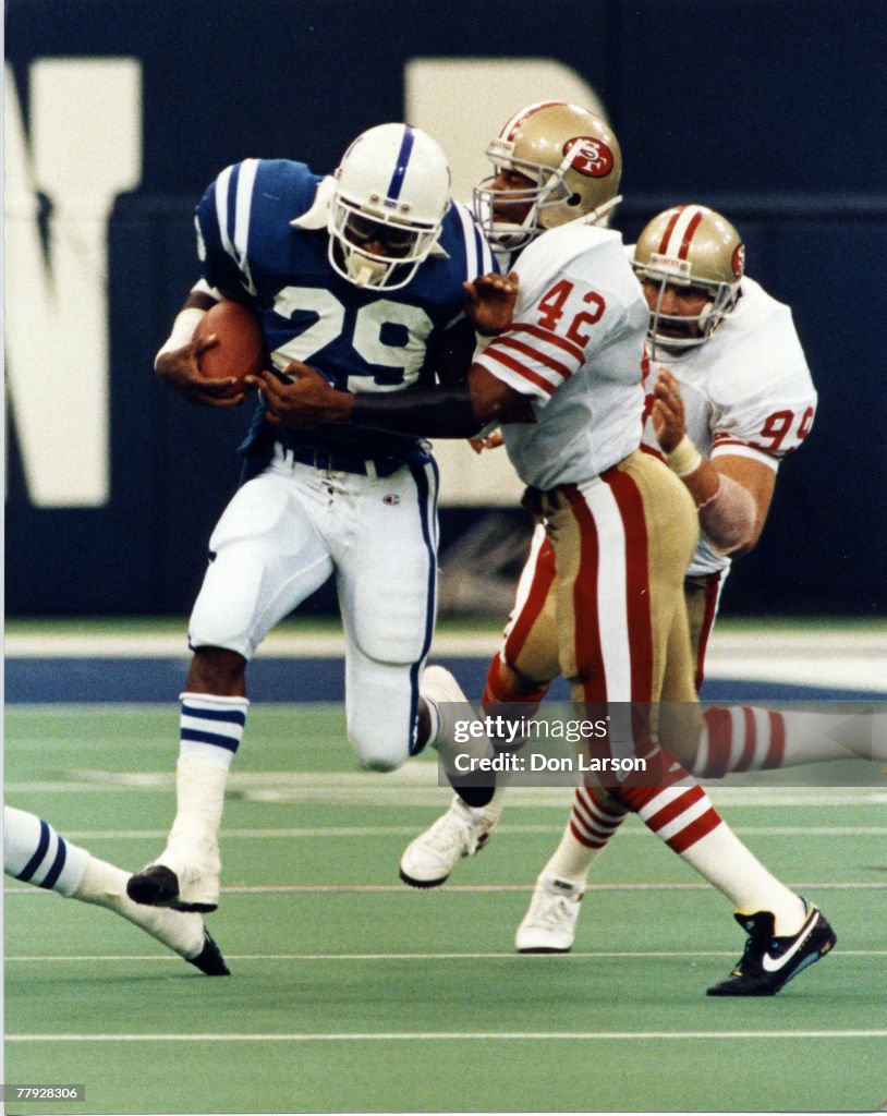 Running back Eric Dickerson of the Indianapolis Colts and safety