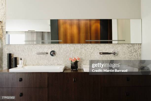 modern bathroom vanity - wash bowl stock pictures, royalty-free photos & images