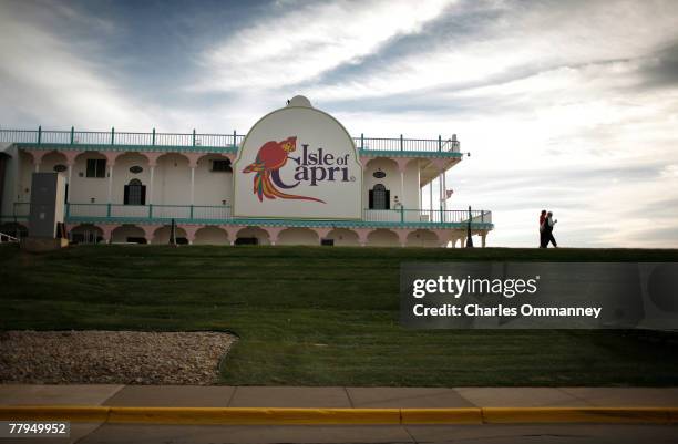 The Isle of Capri Casino on the Iowa side of the Mississippi River caters to gamblers from all over the State, October 30, 2007 in Bettendorf, Iowa.