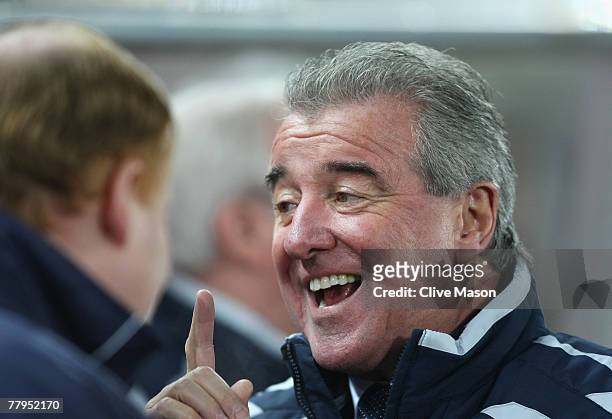 Terry Venables makes a point prior to the International Friendly match between Austria and England at the Ernst Happel Stadium on November 16, 2007...