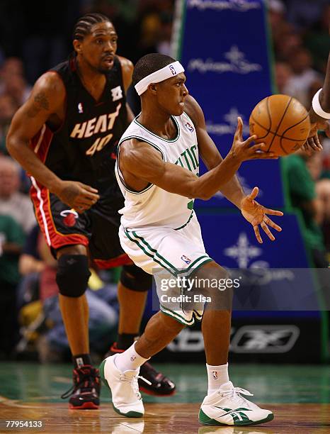 Short Passing Rondo 1,030 Rajon Rondo Pass Stock Photos, High-Res Pictures, and Images ...