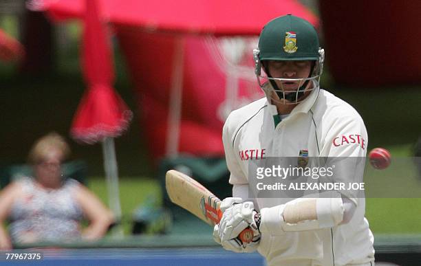 South Africa batsman Dale Steyn slams a shot off the ball of New Zealands Chris Martin at Super Sports Park in Centurion 18 November 2007 during the...
