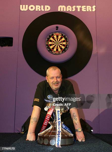 Tic Bridge 14 Robert Thornton Darts Player Photos & High Res Pictures - Getty Images