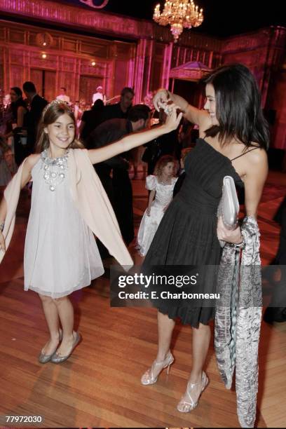 Emerson Tenney and Teri Hatcher at the World Premiere of Walt Disney Pictures' "ENCHANTED" at the El Capitan Theatre on November 17, 2007 in...