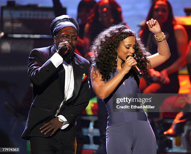 Jah Reed Singer 342 Junior Reed Stock Photos, High-Res Pictures, and Images - Getty Images