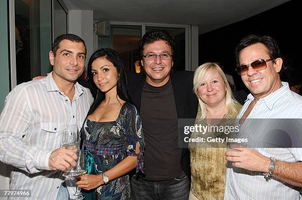 J R Ridinger Photos and Premium High Res Pictures - Getty Images