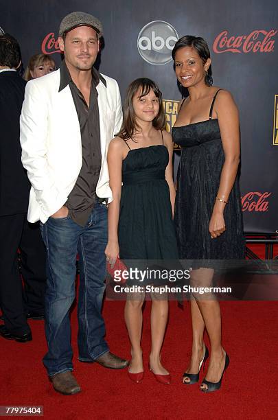 Actor Justin Chambers, wife Keisha Chambers, and daughter arrive at the 2007 American Music Awards held at the Nokia Theatre L.A. LIVE on November...