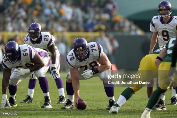 Center Matt Birk of the Minnesota Vikings gets ready to hike the ball during the game aginst the Green Bay Packers on November 11, 2007 at Lambeau...