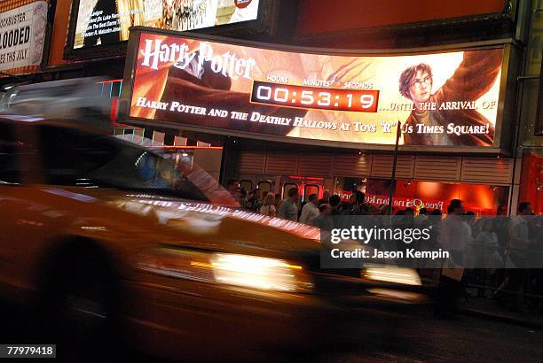 The Exterior of Toys "R" Us Times Square during the midnight launch of "Harry Potter And The Deathly Hallows" on July 21, 2007 in New York City.
