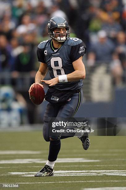 Matt Hasselbeck of the Seattle Seahawks rolls out against the Chicago Bears at Qwest Field on November 18, 2007 in Seattle, Washington.